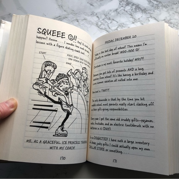 BUNDLE Books Dork Diaries - Ever after High Girl Stories - Picture 4 of 5